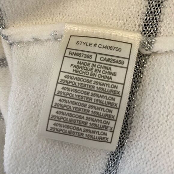 CUPCAKES&CASHMERE Short Striped Cream Turtleneck - Picture 7 of 8